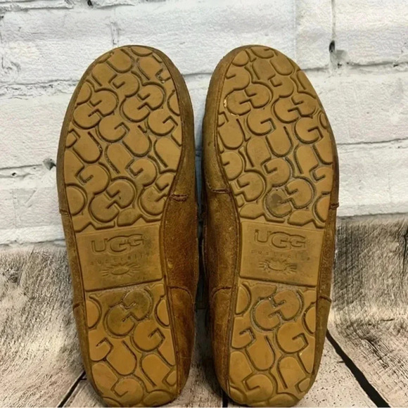 UGG - moccasins men’s in great condition!! Size 10 - Picture 8 of 13